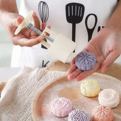 emporte piece personnalise design floral embellir gateau lune simplement